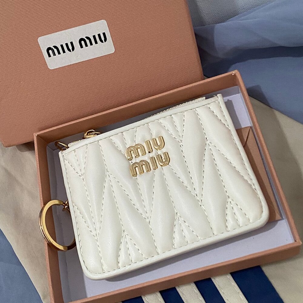 Miu Miu White Card Holder With Key Ring - image 1
